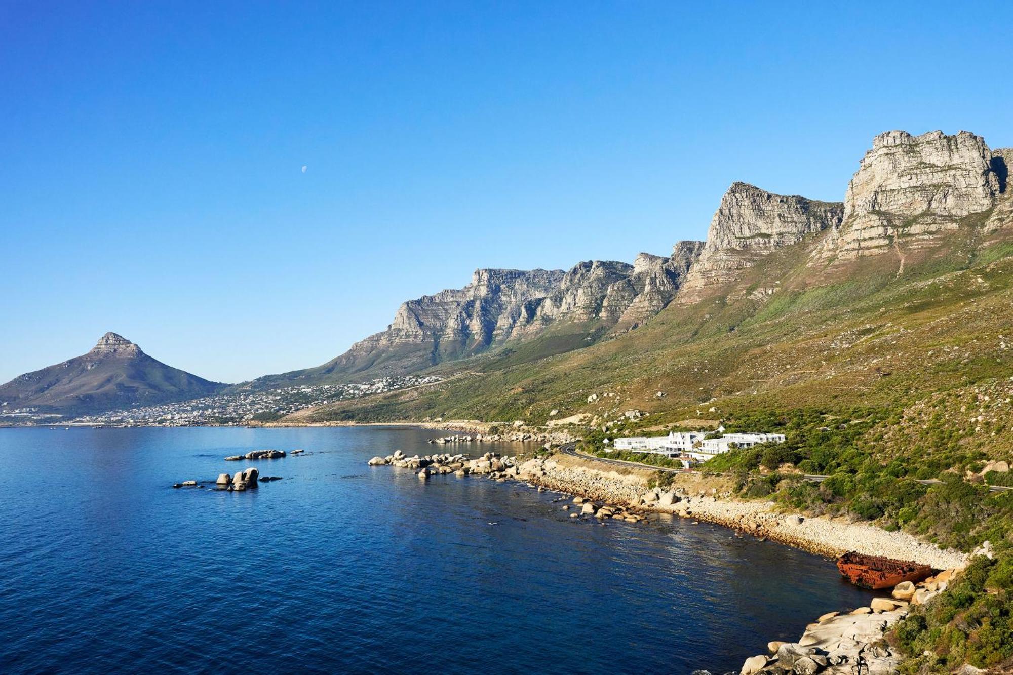 Twelve Apostles & Hotel