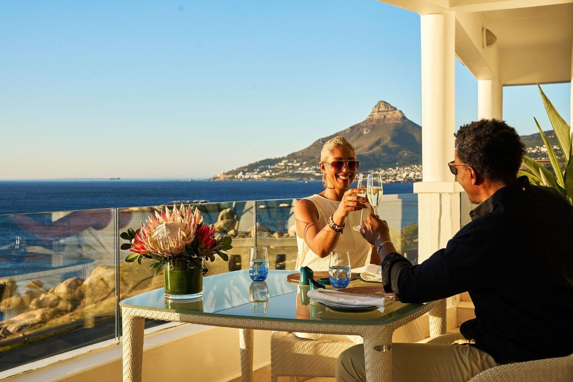 Twelve Apostles & 5*